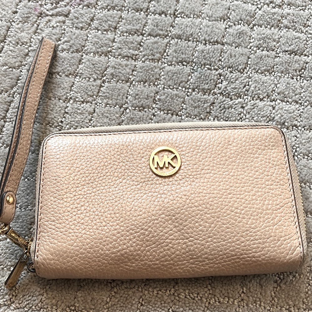 Michael Kors clutch wristlet checkbook wallet